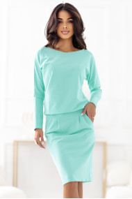  189-12 Long-sleeved sweatshirt dress with pockets comfortable cut with a low neckline at the back mint 