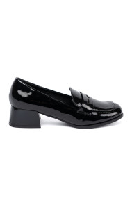 Czarne loafersy na obcasie