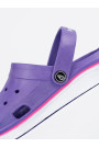 Fioletowe buty typu Crocs