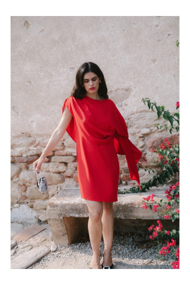 S423 Dress with cape - red