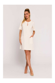 M788 Trapecveida kleita ar kabatām priekšpusē - krēmkrāsaina