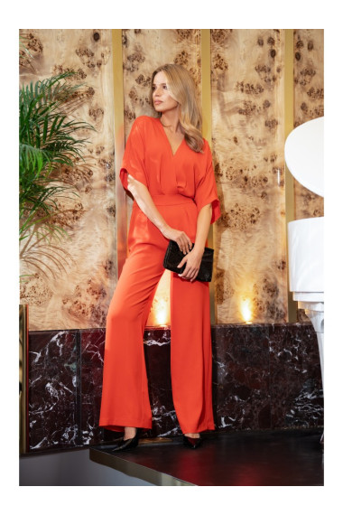 S395 Plašs kombinezons ar apmetuma izgriezumu - koraļļu krāsā