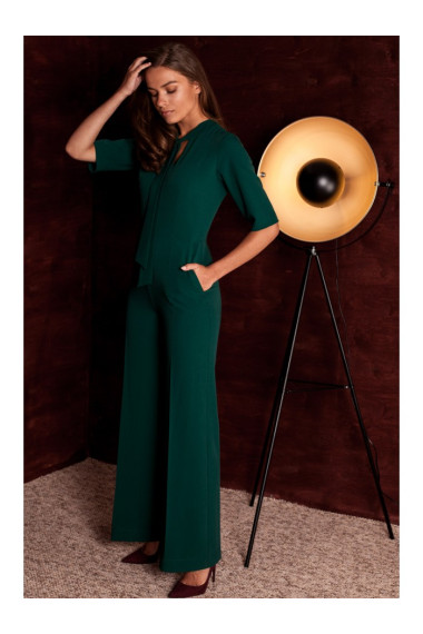 S243 Elegant jumpsuit with a tie neck - green