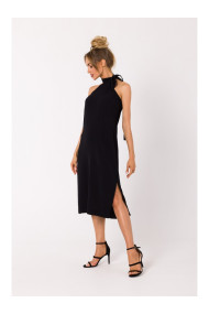 M736 Kleita ar kakla izgriezumu un kaklasaiti - melna