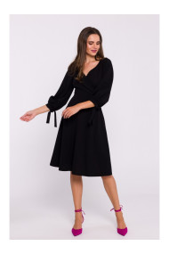 S383 Plakana kleita ar pūkainām piedurknēm - melna