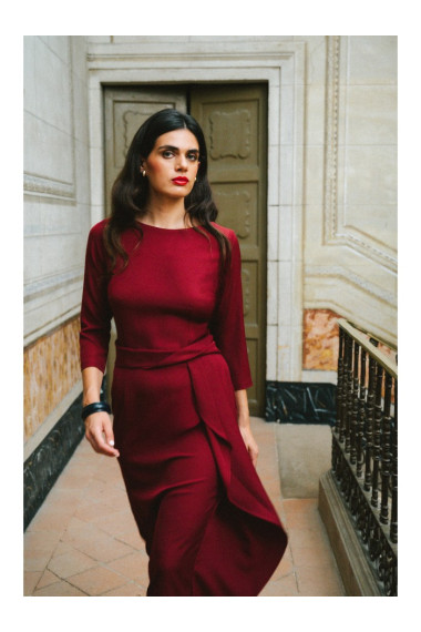 S425 Dress with ruffle detail - maroon