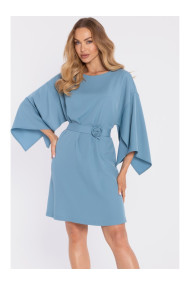 M908 Kleita ar dekoratīvām platām piedurknēm - debeszilā krāsā